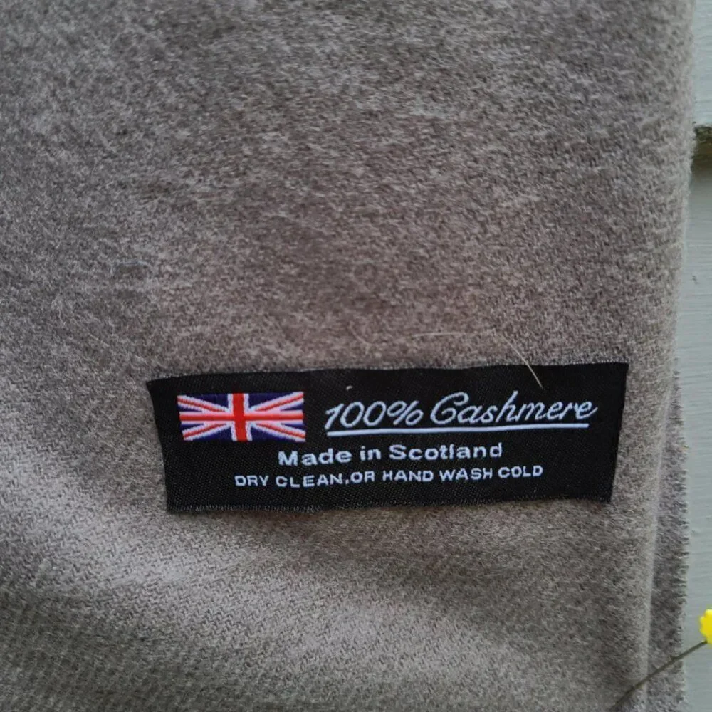 100% Cashmere Scarf Made in Scotland Military Green